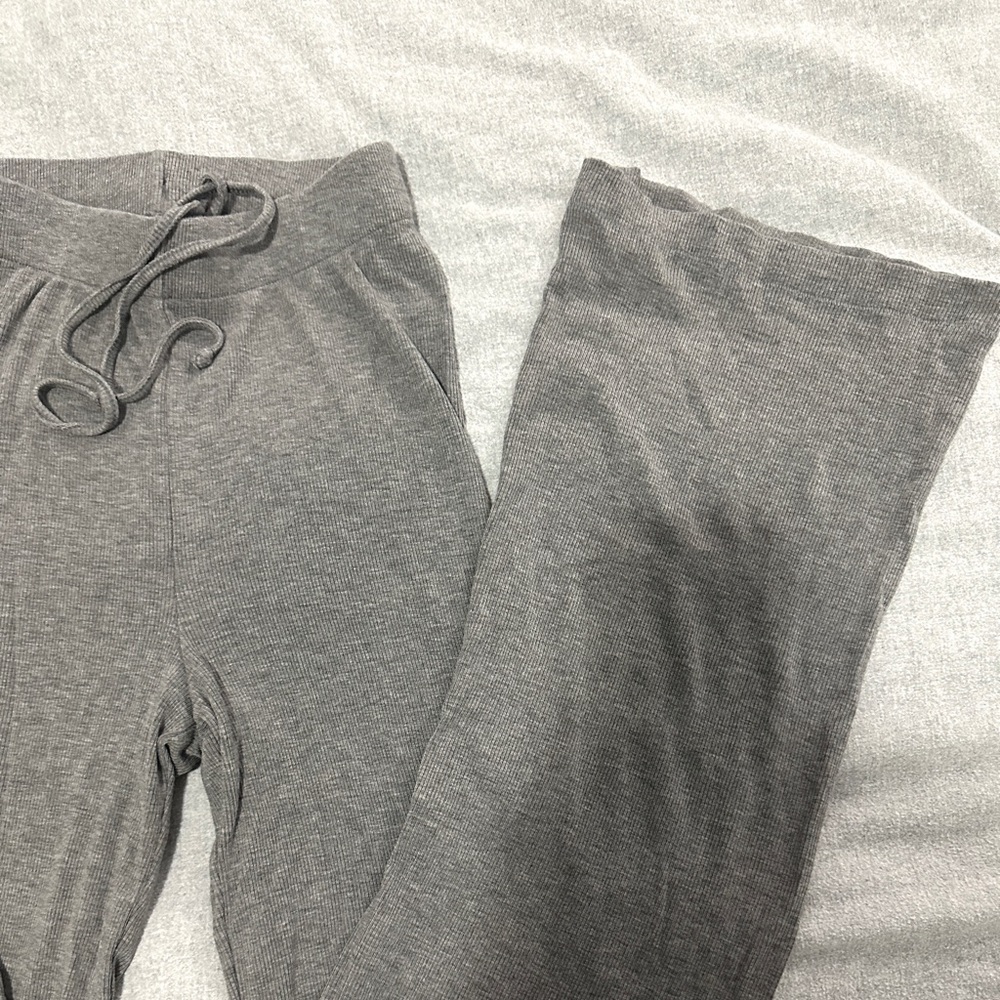 SKIMS FULL PAJAMA SET NEVER WORN GREY WIDE LEG LONG SLEEVE SLEEP SET RIBBED - Picture 4 of 13